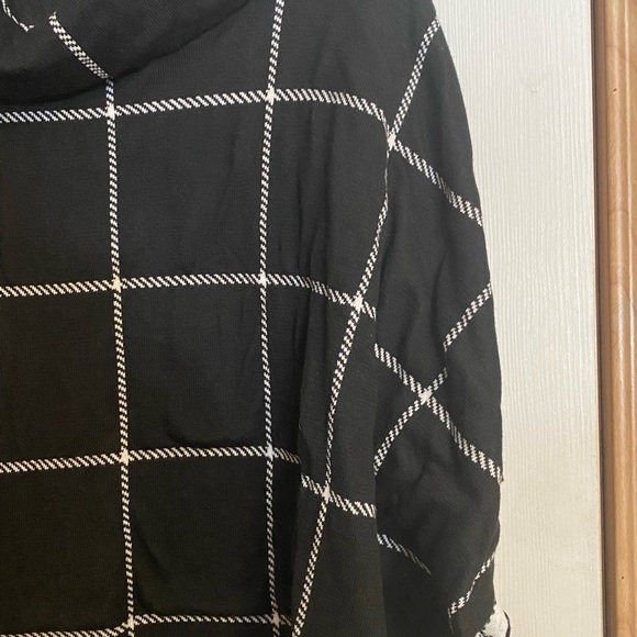 Fever Sz S/M Oversized Sweater NWT😊😊 - Picture 4 of 10
